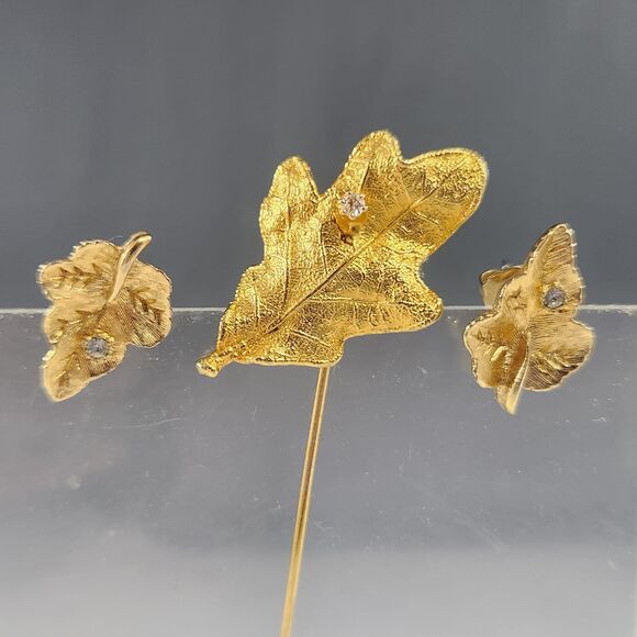 Gold Leaf Post Earrings Stick Pin Set Faux Diamond Avon Vtg Costume Jewelry Box - Picture 1 of 9